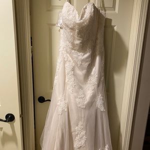 Justin Alexander lace wedding dress